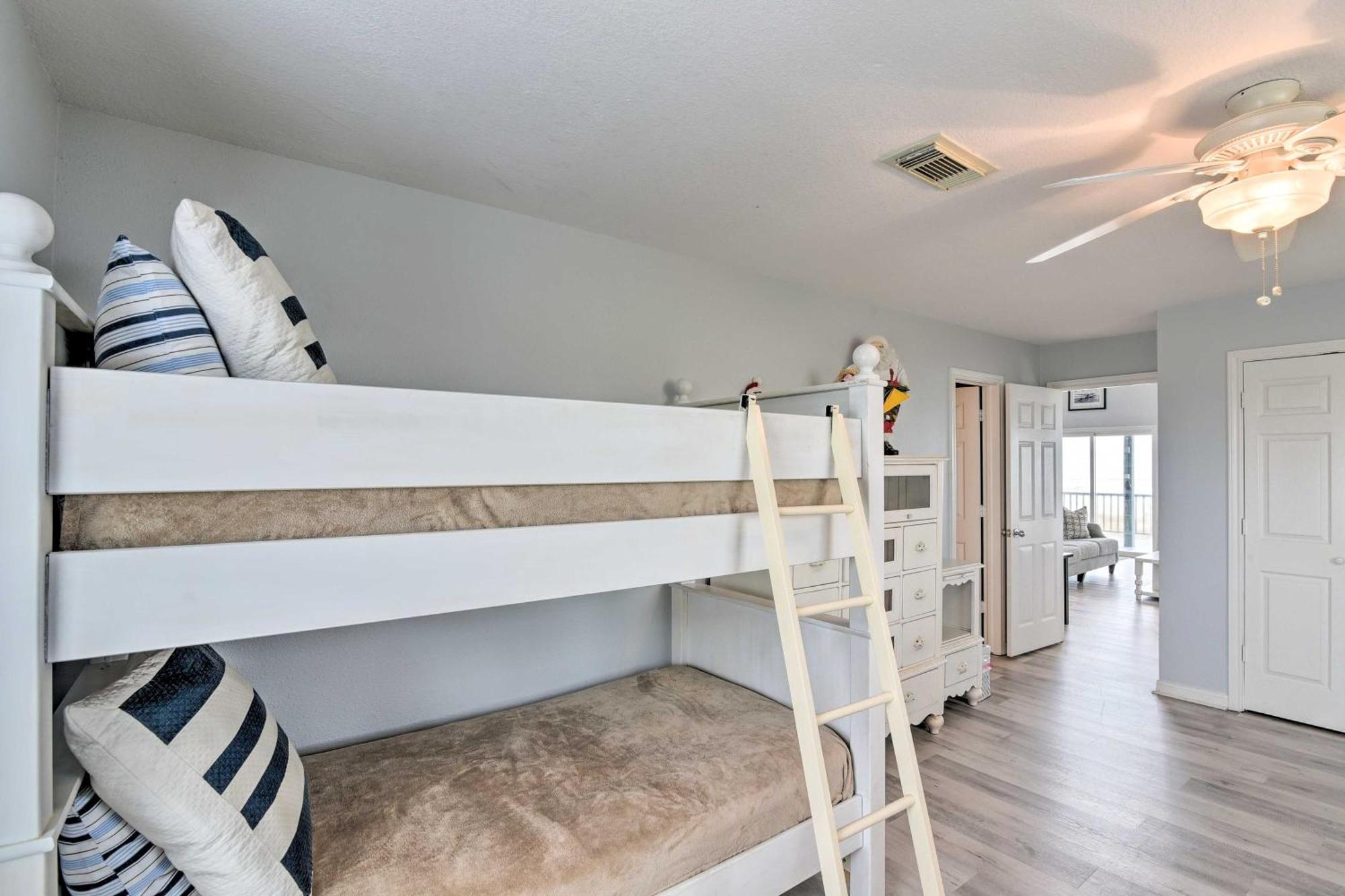 Oceanfront Galveston Home - Walk To Beach! Esterno foto