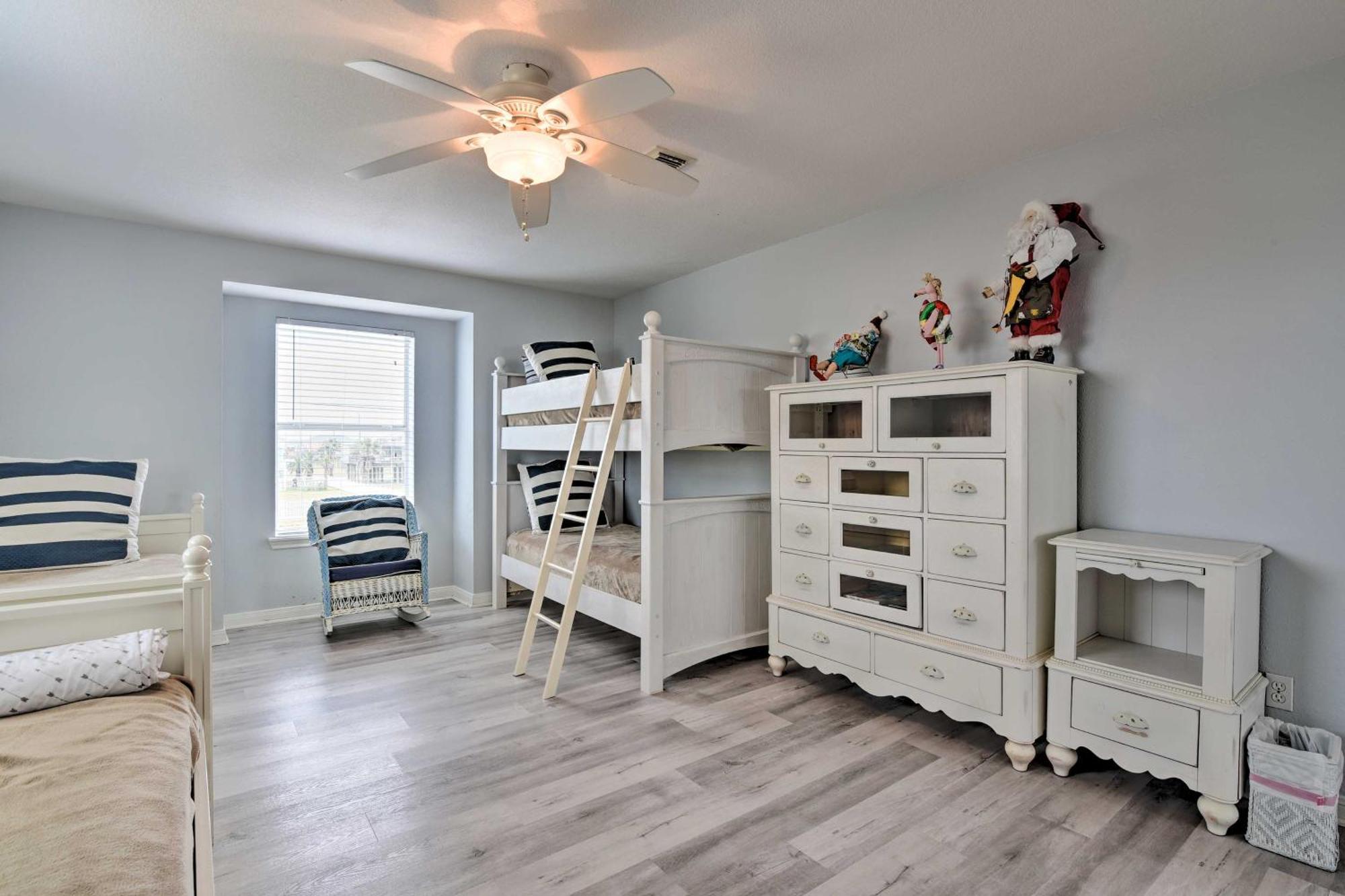 Oceanfront Galveston Home - Walk To Beach! Esterno foto