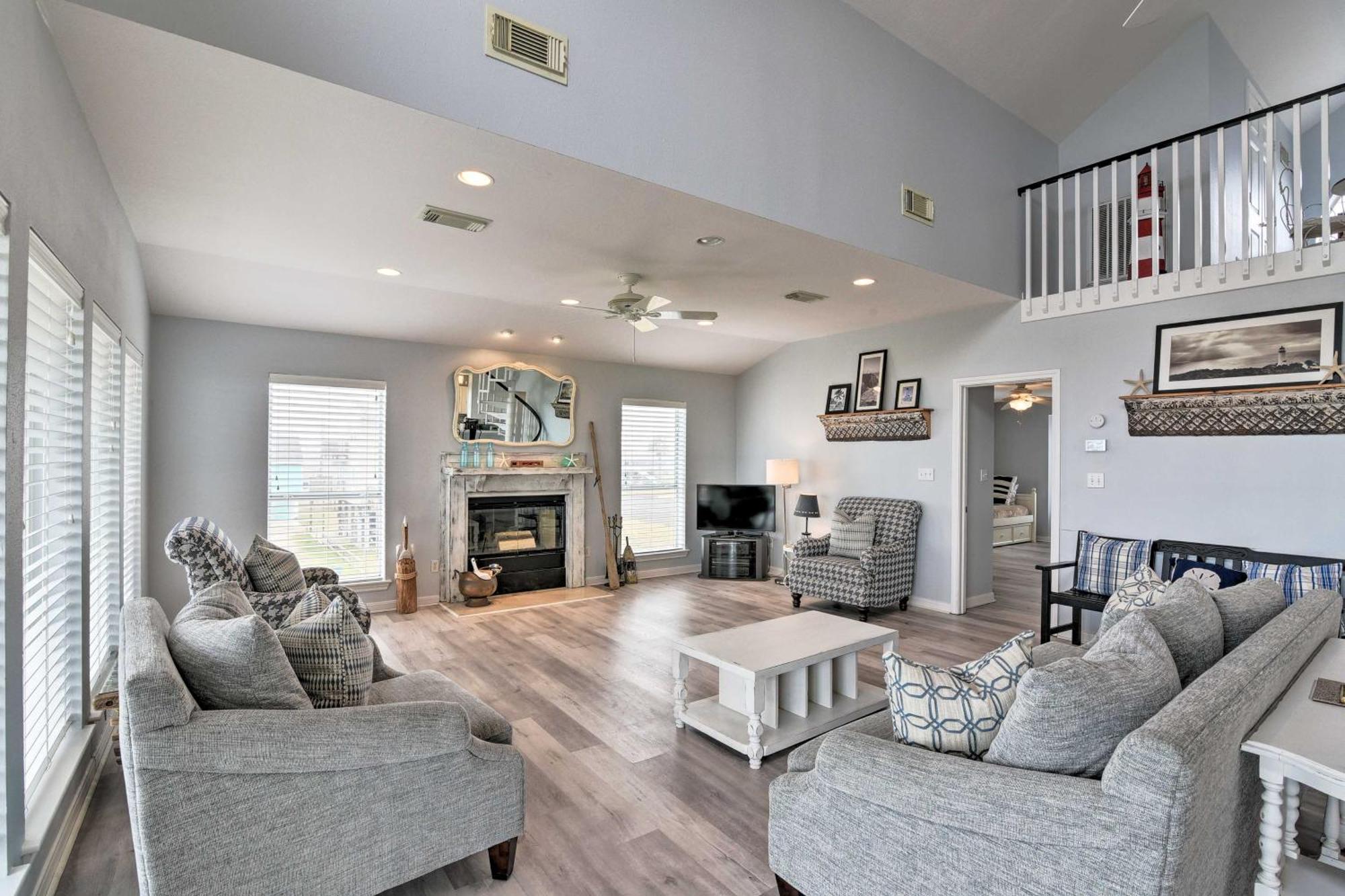 Oceanfront Galveston Home - Walk To Beach! Esterno foto
