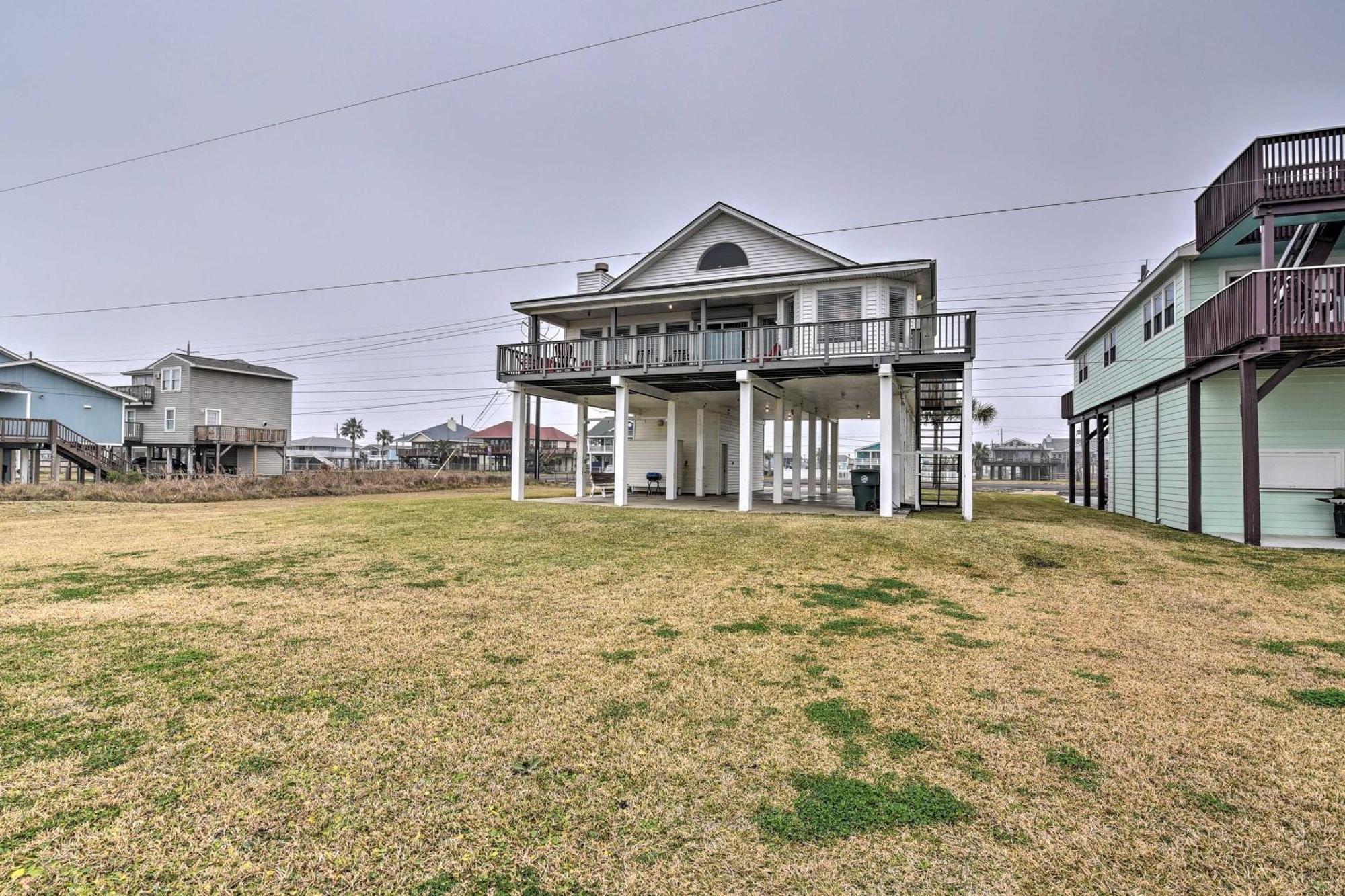 Oceanfront Galveston Home - Walk To Beach! Esterno foto